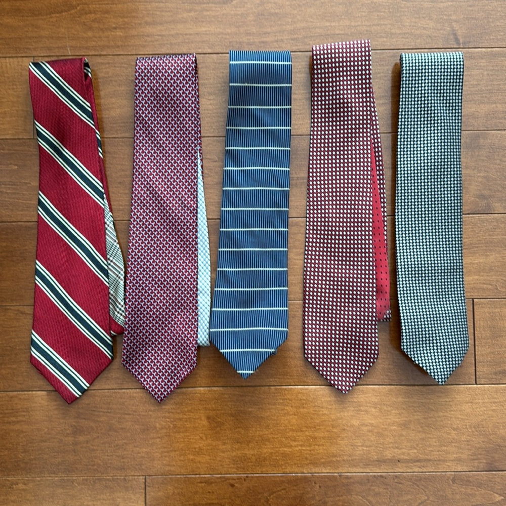Bundle of Tommy Hilfiger ties.